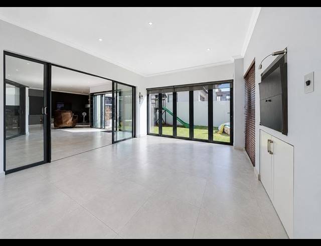 3 BEDROOM HOUSE FOR SALE IN RIETVALLEIRAND
